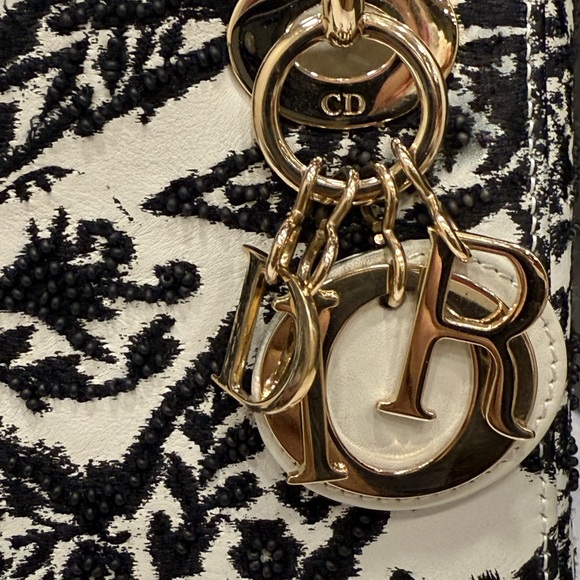 LADY DIOR SMALL IN LIKE NEED COND.  ALL HAND-BEADED AND STITCHED. - Picture 2 of 8